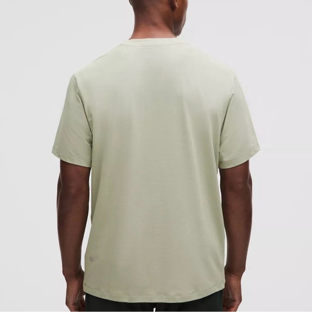 MEN'S LULULEMON CLASSIC FIT TEE - Picture 3 of 10